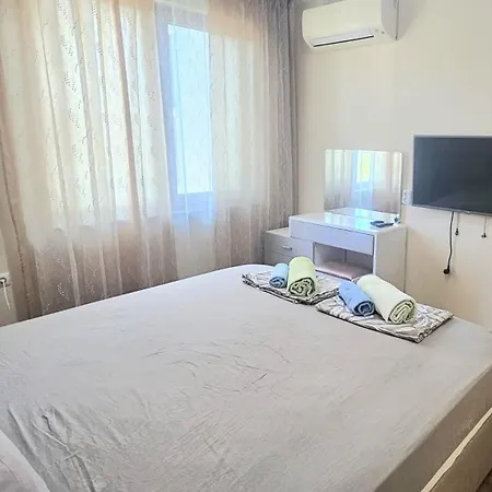 Sun Sea 3 Sea View * シュコルピロフツ